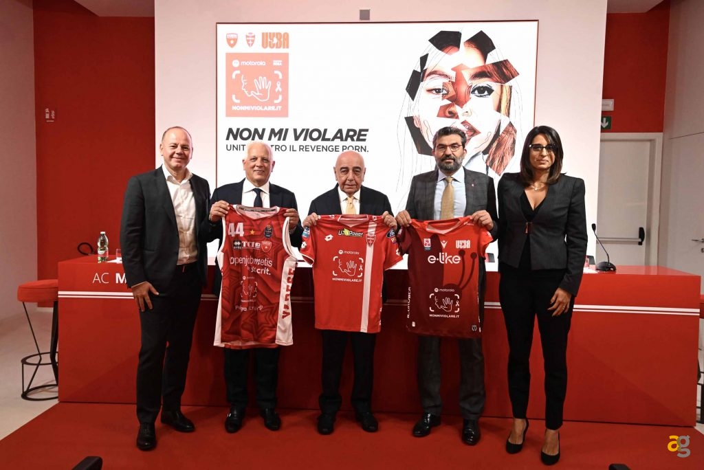 nonmiviolare-motorola-telefono-rosa-combattere-revenge-porn