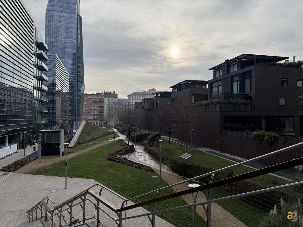 top-cameraphone-2025-re-della-fotografia-lui-iphone-16-pro-vs-s25-ultra-vs-pixel-9-altri