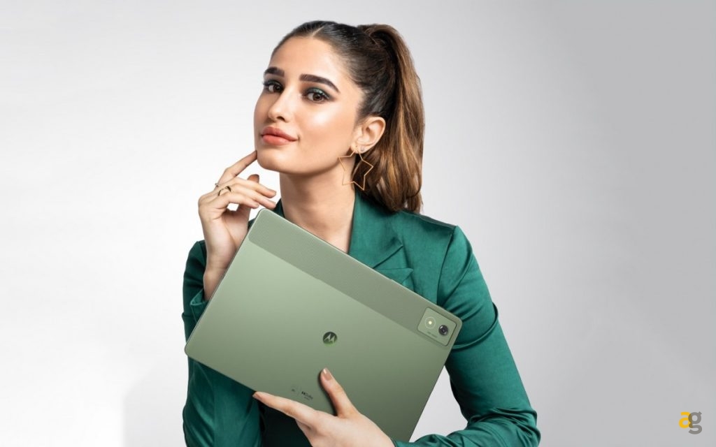 moto-pad-60-pro-book-60-motorola-nuovi-laptop-tablet-oled-stile