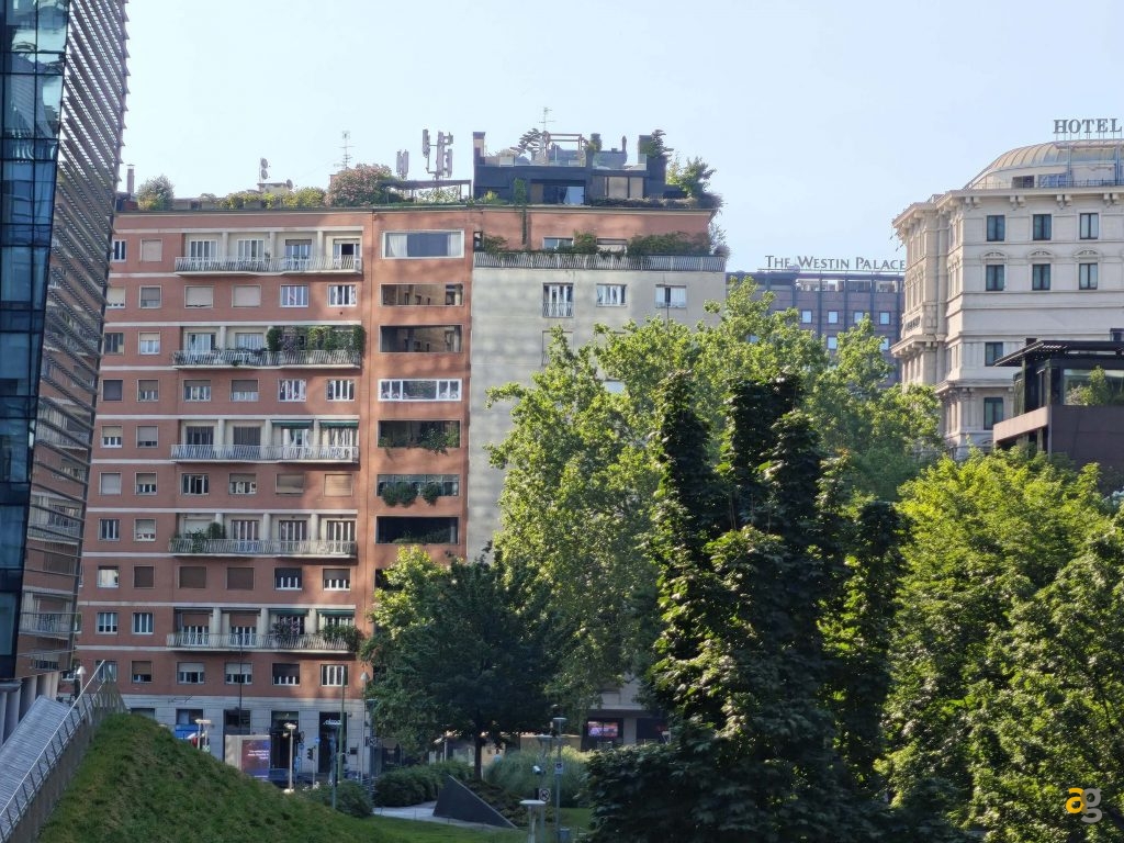 confronto-galaxy-s25-honor-400-pro-realme-gt7-poco-f7-ultra-miglior-telefono-600-euro