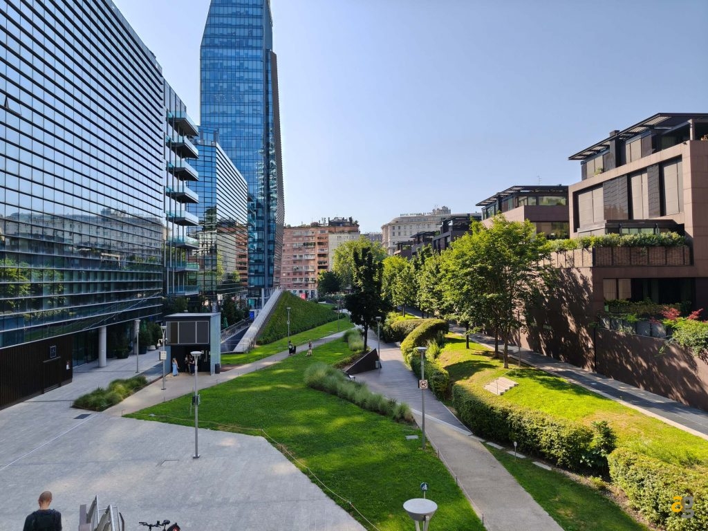 confronto-galaxy-s25-honor-400-pro-realme-gt7-poco-f7-ultra-miglior-telefono-600-euro