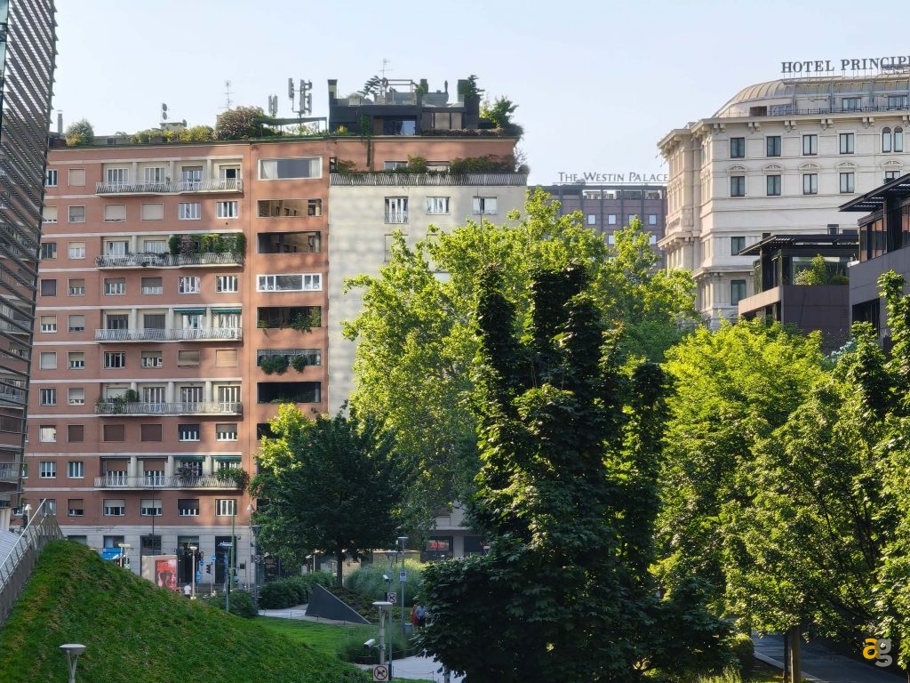 confronto-galaxy-s25-honor-400-pro-realme-gt7-poco-f7-ultra-miglior-telefono-600-euro