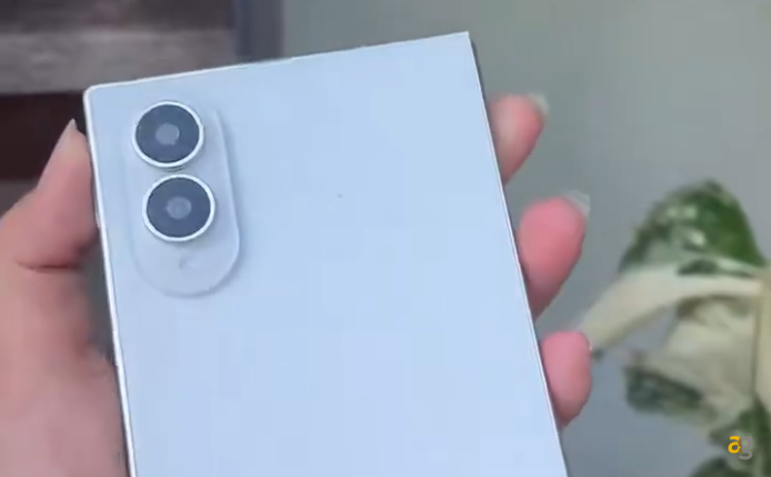 samsung_fold_wide_2