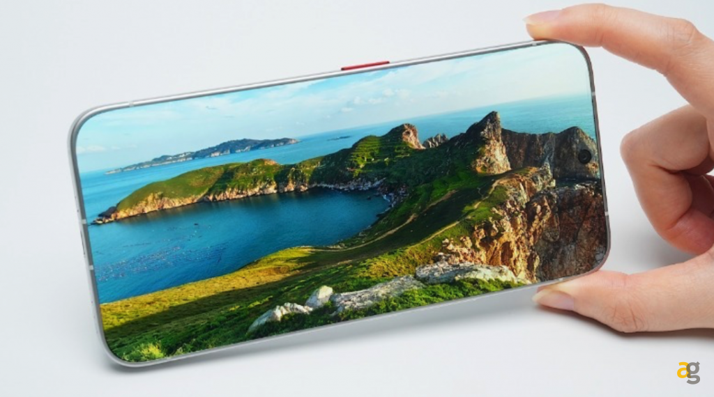 addio-cornici-tecno-prepara-rivoluzione-display-senza-bordi